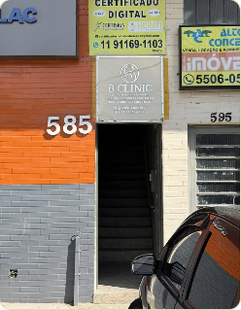 Fachada e entrada da B Clinic na Avenida das Belezas, número 585